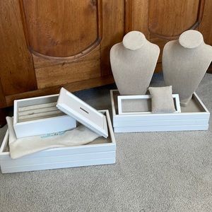 Trays and ring box